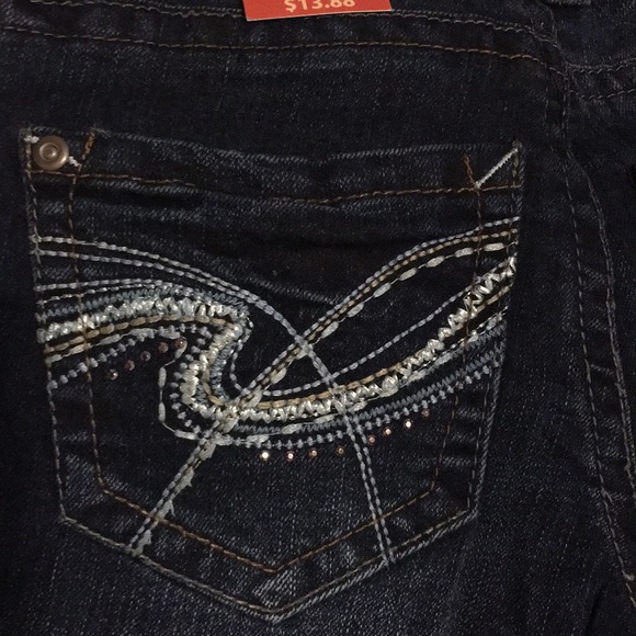 ✨New✨Jean shorts with belt - Picture 3 of 4